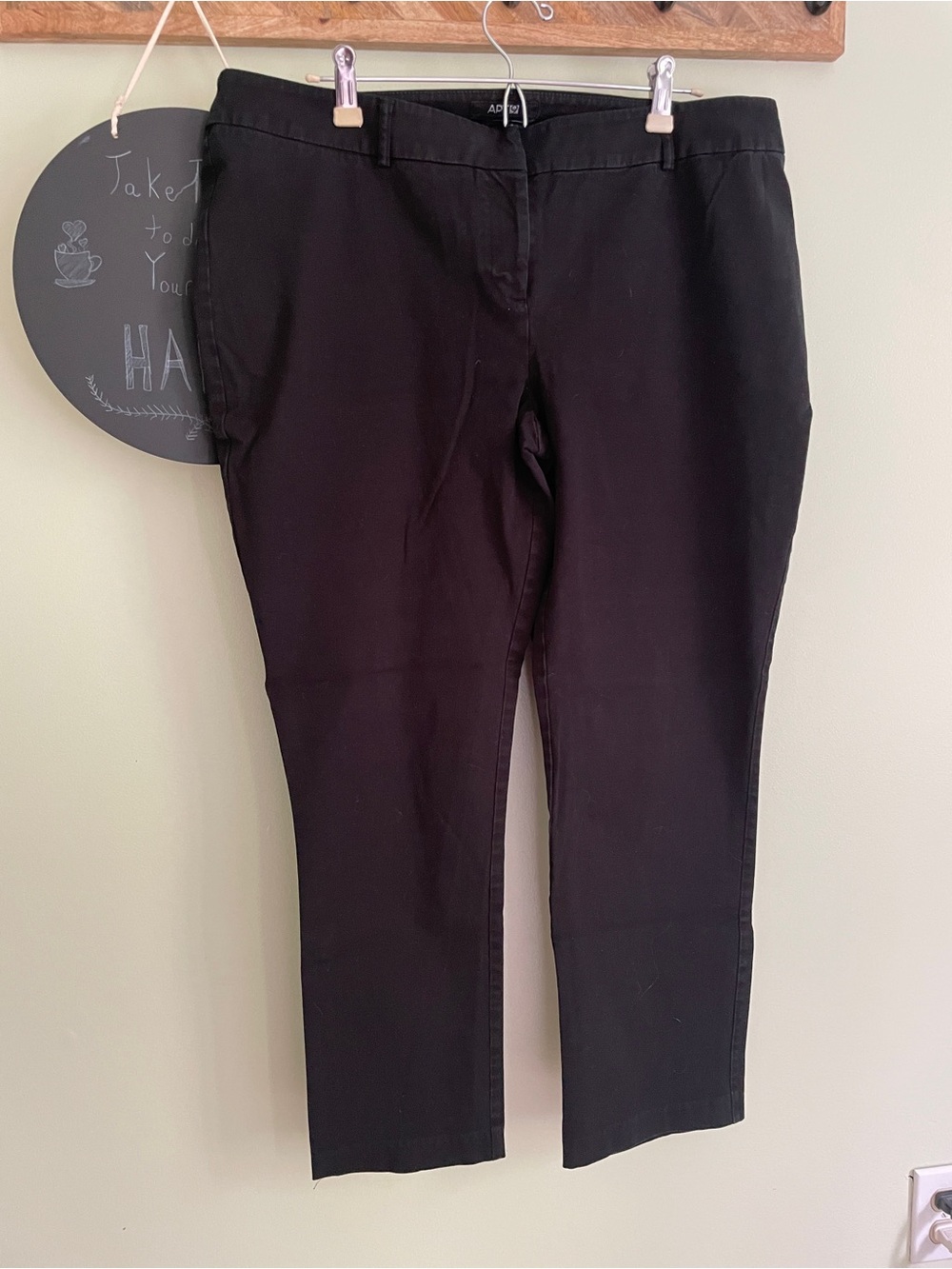 Apt. 9 Women’s Straight Leg Jeans in Black